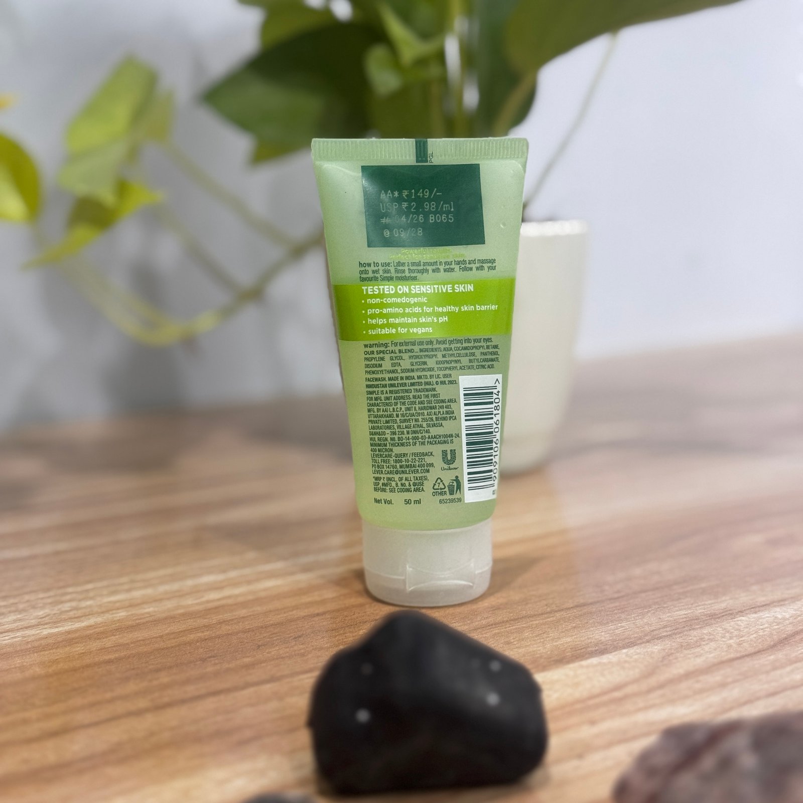Simple Kind to Skin Refreshing Facial Wash | 100% Soap-Free Gentle Cleanser with Vitamin E & Glycerin | for All Skin Types | Perfect for Sensitive Skin, 50 ML