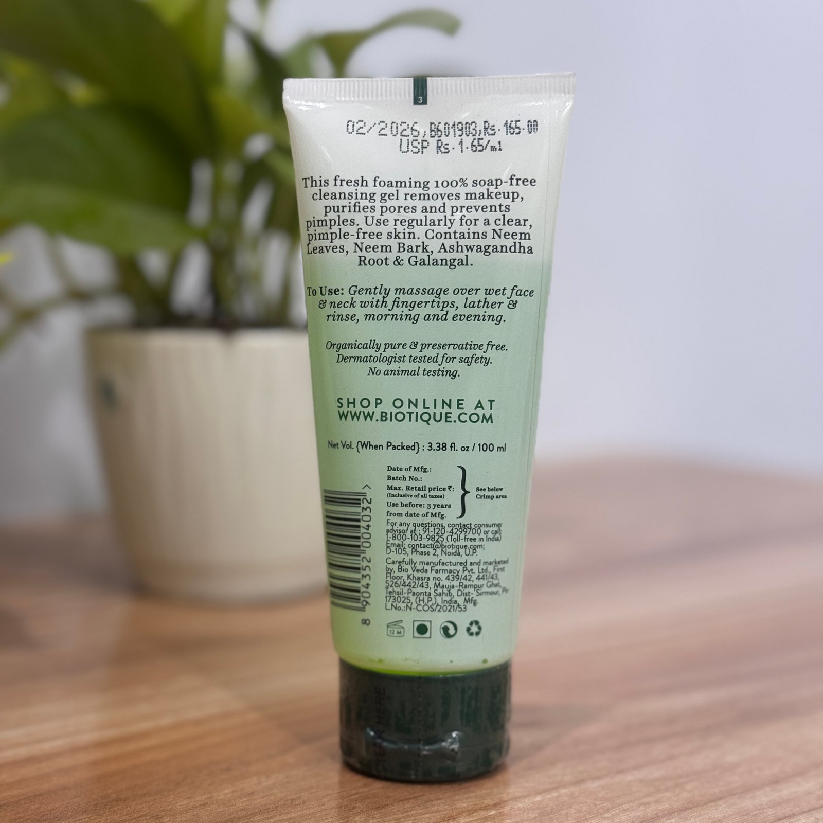 Biotique Fresh Neem Pimple Control Face Wash| Ayurvedic and Organically Pure| Prevents Pimples |100% Botanical Extracts| Suitable for All Skin Types | 100mL