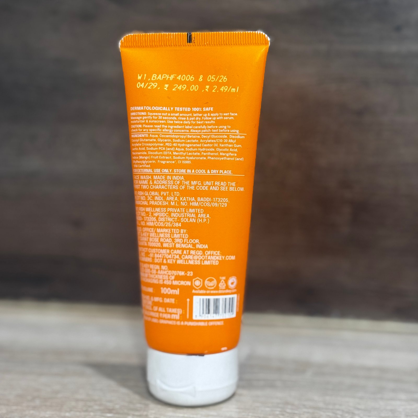 Dot & Key Mango Detan Gel Face Wash | Gently Cleanses Skin From Dirt & Oil | Fades Stubborn Tan | For All Skin Types | 100ml