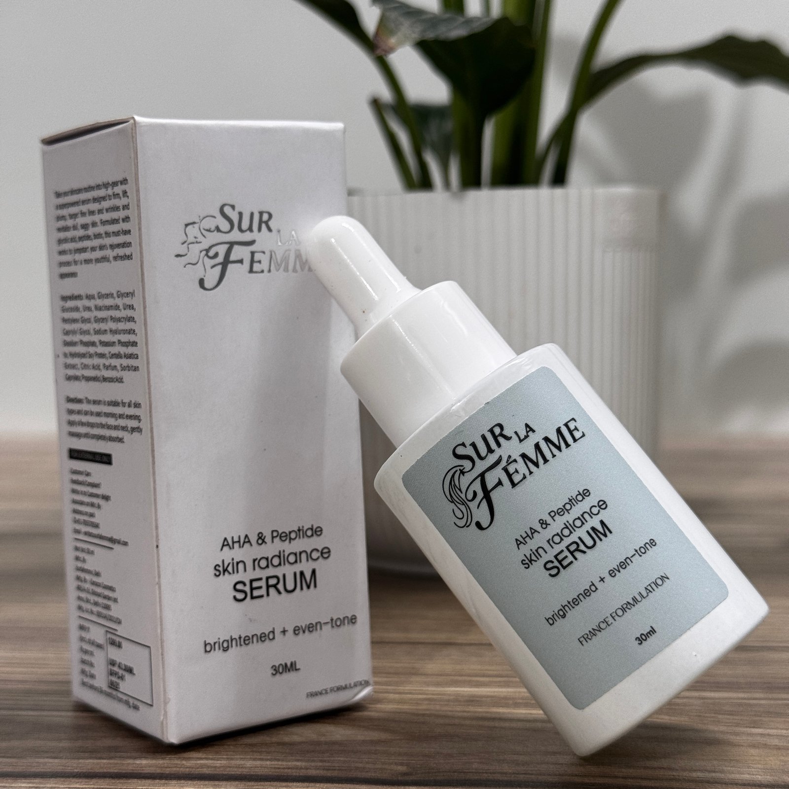 Sur La Femme AHA & Peptide Skin Radiance Serum